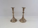 paire de chandeliers anciens en laiton