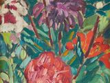 une peinture à l'huile représentant un vase rempli de fleurs colorées posé sur une table