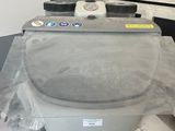 une machine posée sur un comptoir