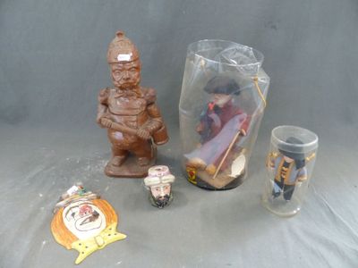 de nombreux objets posés sur une table