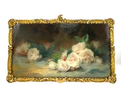 une photo d'un tableau de fleurs dans un cadre doré
