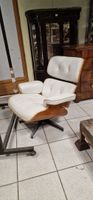 Table basse, piètement fer dessus bois et un fauteuil dans l… (photo 3)