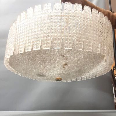 Suspension en plastique effet verre givré ou "pain de sucre"…