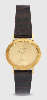 une image d'une montre en gros plan sur fond blanc