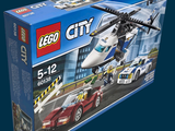 une boîte contenant un ensemble Lego City