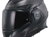 Le casque est en fibre de carbone et est équipé d'une large vis de serrage.