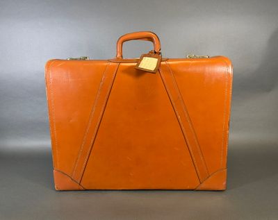 Harry Sherman à New York. Valise de voyage en cuir chiffré "…