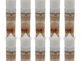 six flacons d'e-liquide sur un fond blanc, avec un arrière-plan rouge et blanc