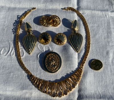 Lot bijoux (33)