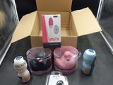 une boîte de produits pour bébés posée sur une table