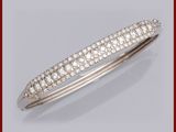 un bracelet « bang » en diamants