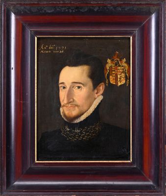 une peinture à l'huile représentant un homme vêtu d'un manteau noir et coiffé d'une couronne
