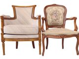 paire de fauteuils en bois sculpté de style Louis XV