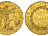 une pièce d'or représentant une femme tenant un oiseau