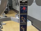 a sign on the wall of a gym room that says hammer strength