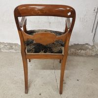 Fauteuil en acajou sculpté, accotoirs en crosse, piètement f… (photo 3)
