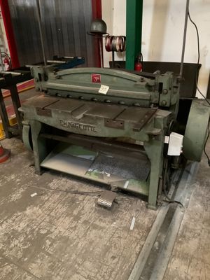 une image d'une machine dans une usine