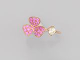 une paire de boucles d'oreilles en saphir rose et diamant