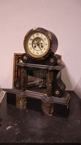 Pendule de cheminée en marbre Napoléon III, H : 47 x 38