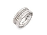 une photo d'une bague en or blanc sertie de trois rangées de diamants