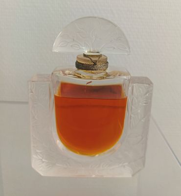 LALIQUE FRANCE Chèvrefeuille Flacon en cristal incolore pres…