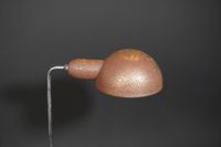 Pied de lampe articulé en métal chromé. (photo 2)
