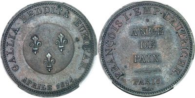 Gros plan sur une pièce de monnaie portant une croix