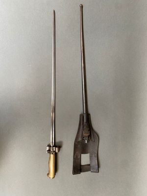 deux types d'outils différents sur la table