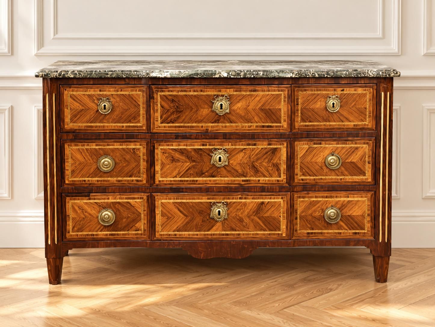Commode cinq tiroirs sur 3 rangs en placage de bois indigène…
