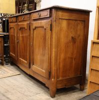 Enfilade en bois naturel mouluré ouvrant par trois vantaux e… (photo 2)