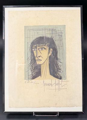l'image d'un dessin représentant une femme aux cheveux longs, dans un cadre noir