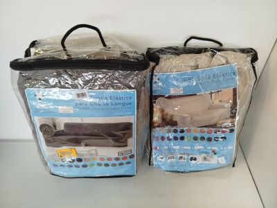 deux sacs posés sur une étagère