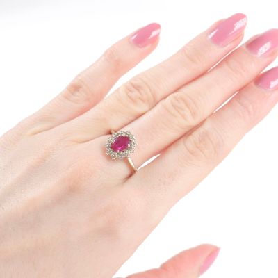 Bague "Marguerite" en or jaune 14K (585/oo), sertie en son c…