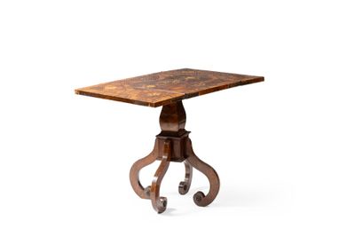une image représentant une petite table munie de roulettes