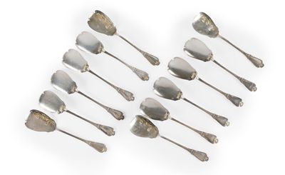 12 CUILLERES A GLACE en argent (Minerve) à décor gravé de tr… - Photo 1
