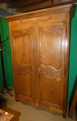 Meuble: Armoire de mariage en chêne sculpté 2 portes 224x155…