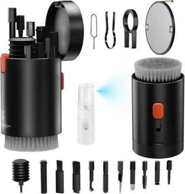 un gros plan d'une brosse à cheveux et d'autres objets sur fond blanc