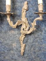 DEUX PAIRES D'APPLIQUES à deux bras de lumière en laiton et … (photo 4)