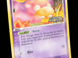 un gros plan d'une carte Pokémon à bordure jaune