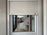 une image représentant la vue d'une fenêtre dans une maison