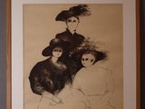 une photo d'une femme en compagnie de trois autres femmes