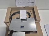 une boîte contenant un ordinateur portable et une souris