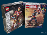 deux boîtes de Lego posées sur une table