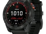 gros plan d'une montre intelligente sur fond blanc