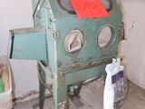 a machine that is sitting in a garage