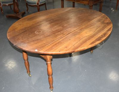 Table de salle à manger à volets, les pieds en bois tourné, …