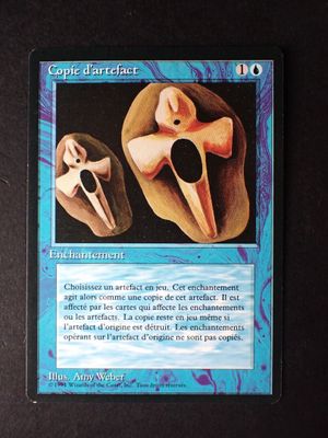 une image représentant une carte sur laquelle figure une personne portant un masque