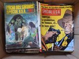 deux livres dans une boîte, empilés l'un sur l'autre