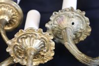 Suite de quatre appliques à deux bras de lumières en bronze … (photo 5)