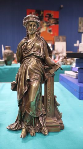 Sculpture en bronze doré « femme à l’antique » H : 30